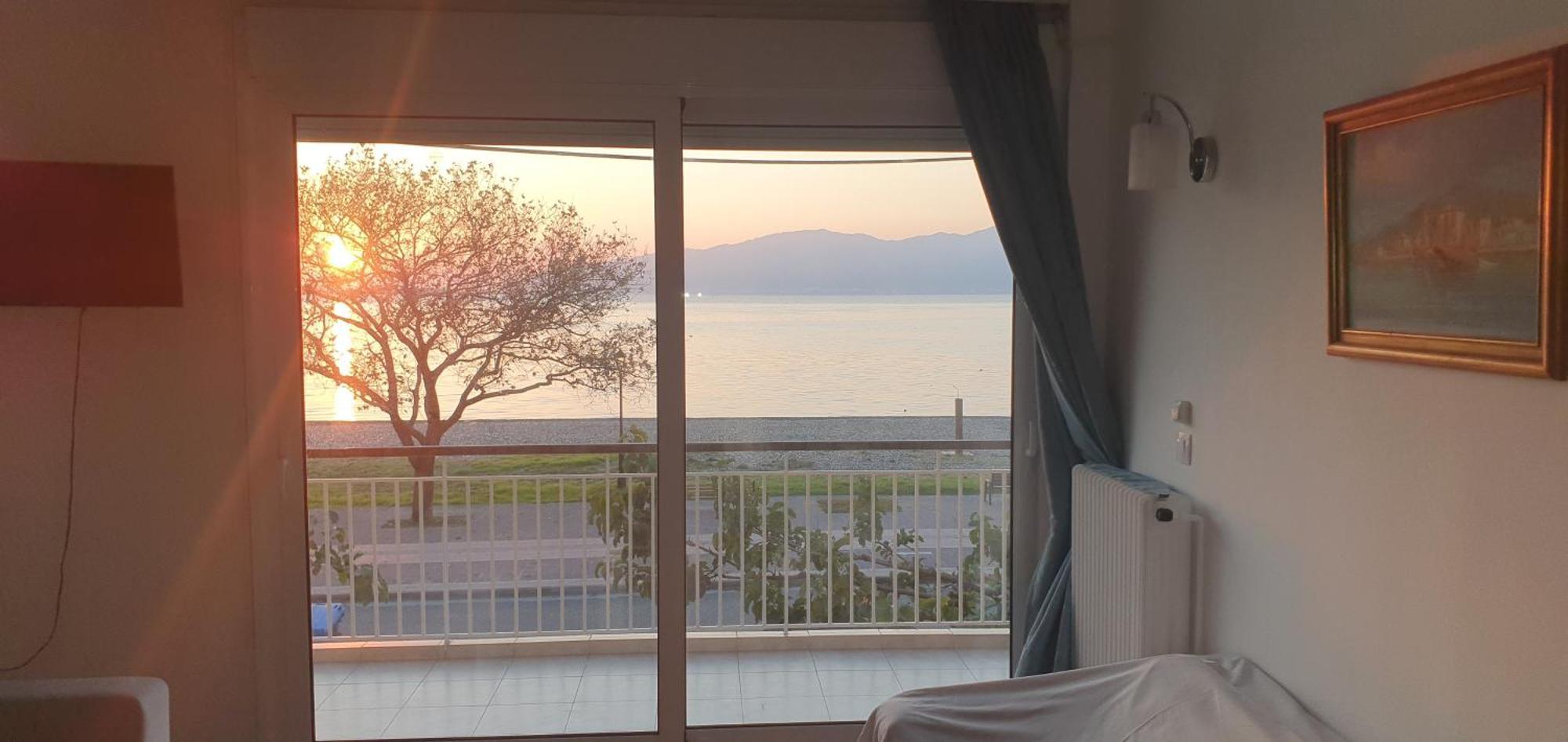 Nafpaktos Beach House Sea View Apartment First Floor Екстериор снимка