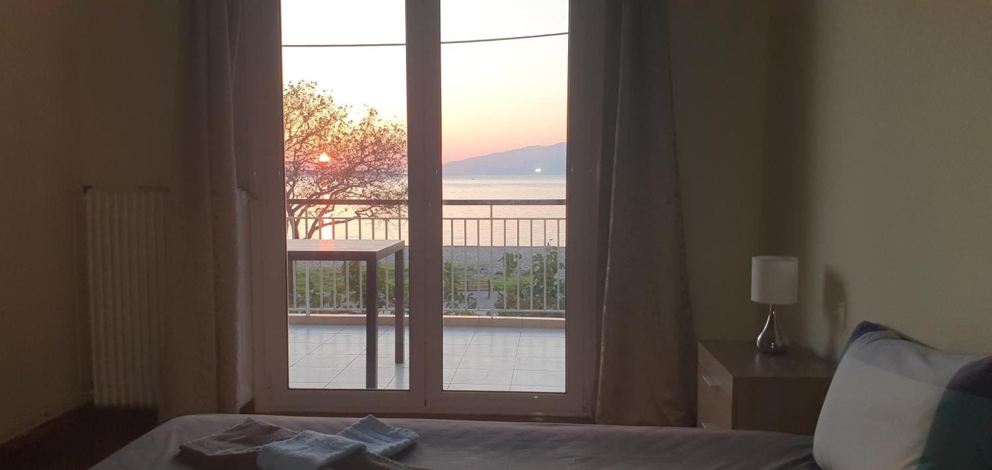 Nafpaktos Beach House Apartment Екстериор снимка