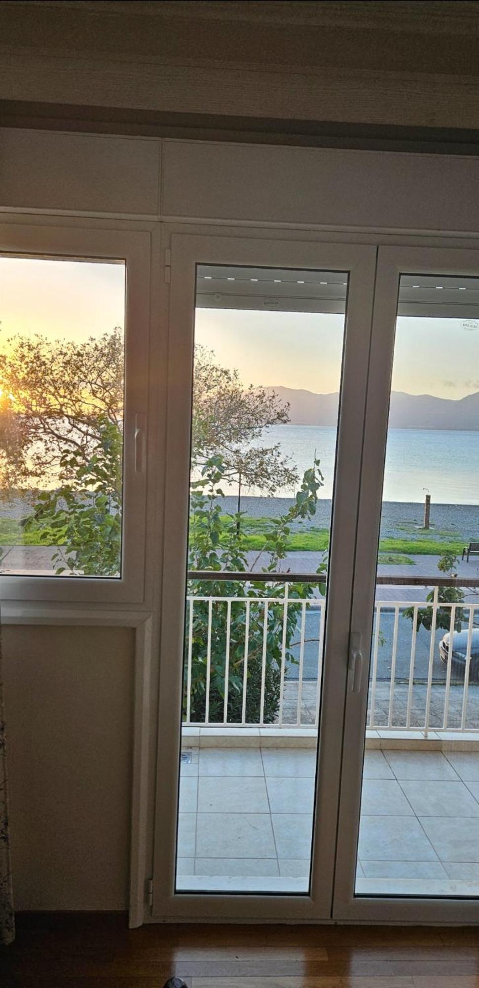 Nafpaktos Beach House Sea View Apartment First Floor Екстериор снимка