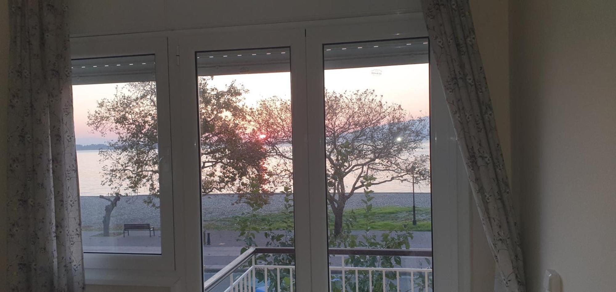 Nafpaktos Beach House Sea View Apartment First Floor Екстериор снимка