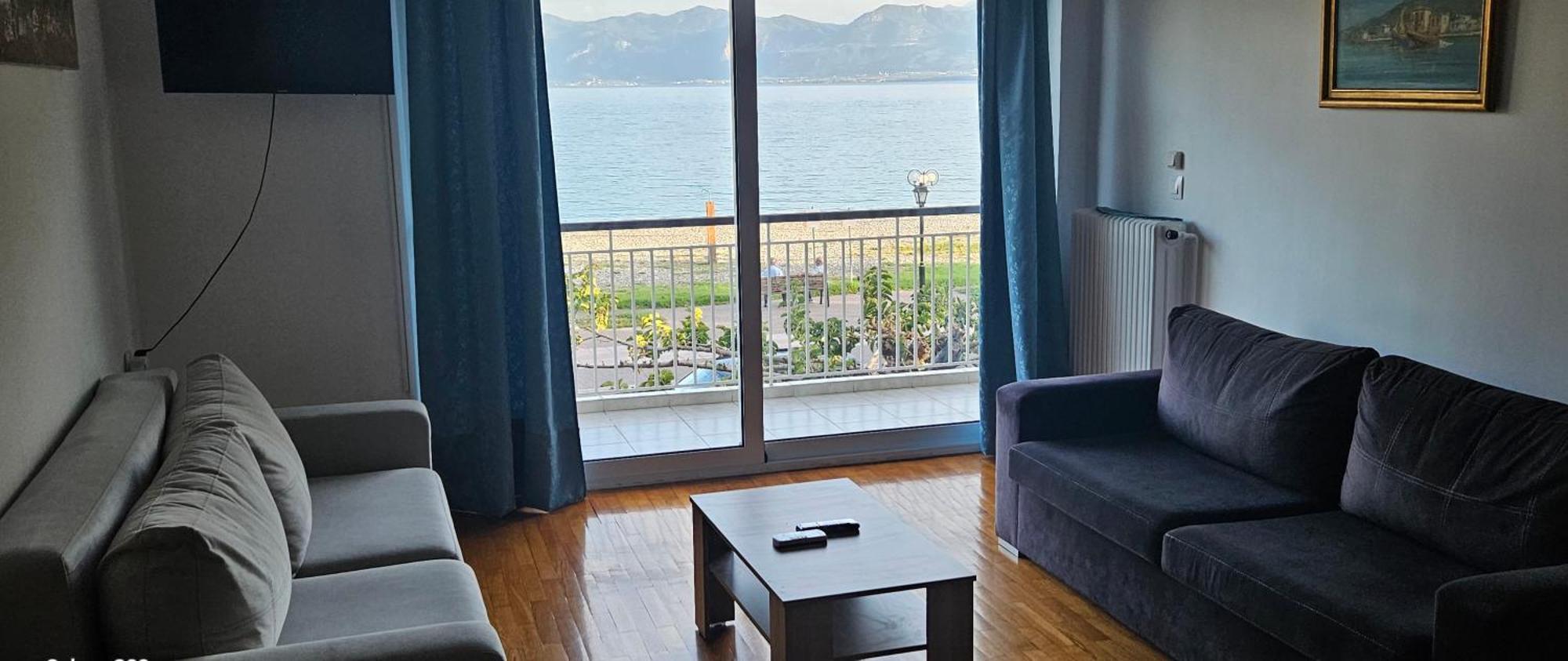 Nafpaktos Beach House Sea View Apartment First Floor Екстериор снимка