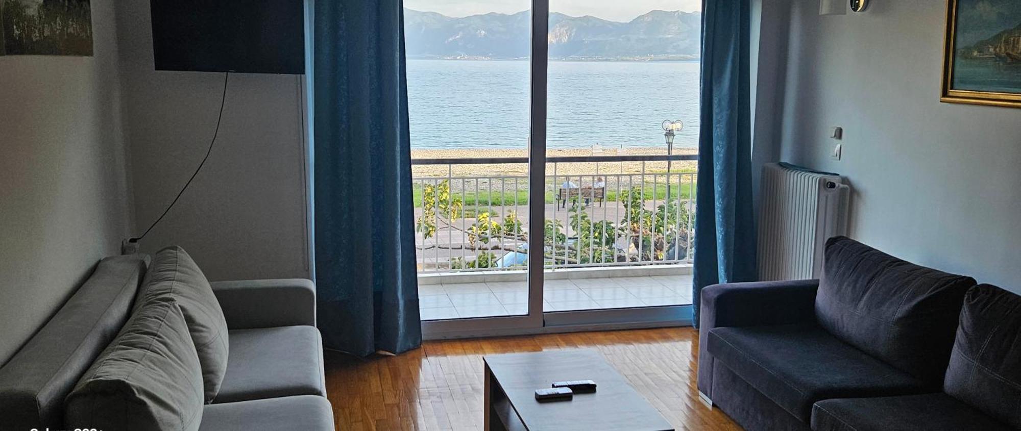 Nafpaktos Beach House Sea View Apartment First Floor Екстериор снимка